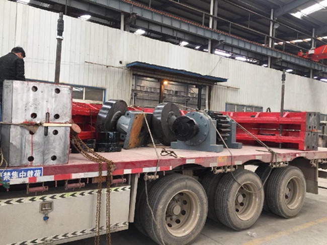 活性炭轉(zhuǎn)爐擋輪發(fā)貨現(xiàn)場